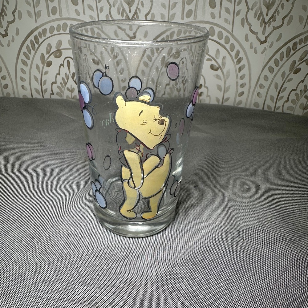 Winnie the Pooh Glass Tumbler‎ Everyday Fun Bubble Design Vintage